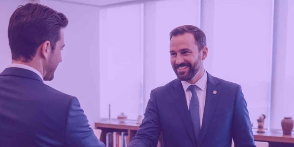 Advogados conversando sobre usucapião ordinária